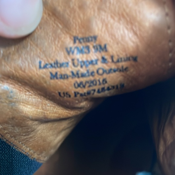 Women’s size 9 Gentle Souls by Kenneth Cole Soft Black Leather boots w zippers - Picture 8 of 10